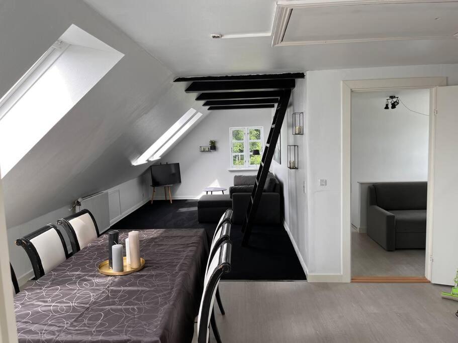 Stor Rummelig Lejlighed Med Egen P-Plads Kolding Exterior photo