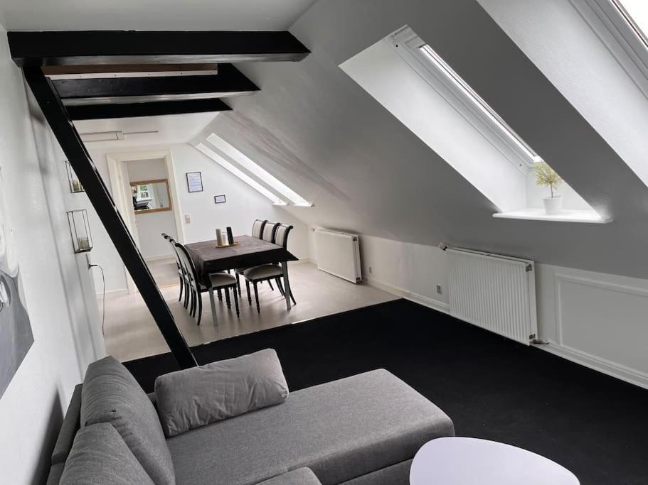 Stor Rummelig Lejlighed Med Egen P-Plads Kolding Exterior photo